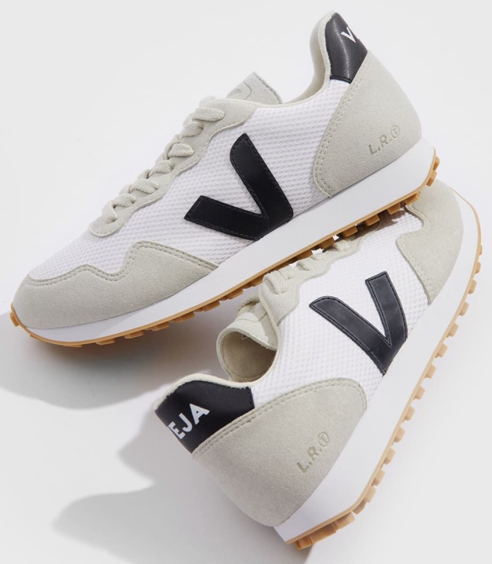 Veja Rec Alveomesh Blanco Negro Natural Premium